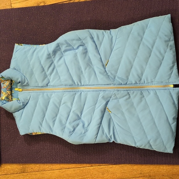 Lilly Pulitzer Deanne Reversible Vest - Picture 2 of 4